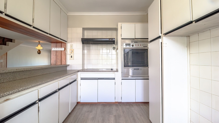 To Let 4 Bedroom Property for Rent in Gordons Bay Village Western Cape